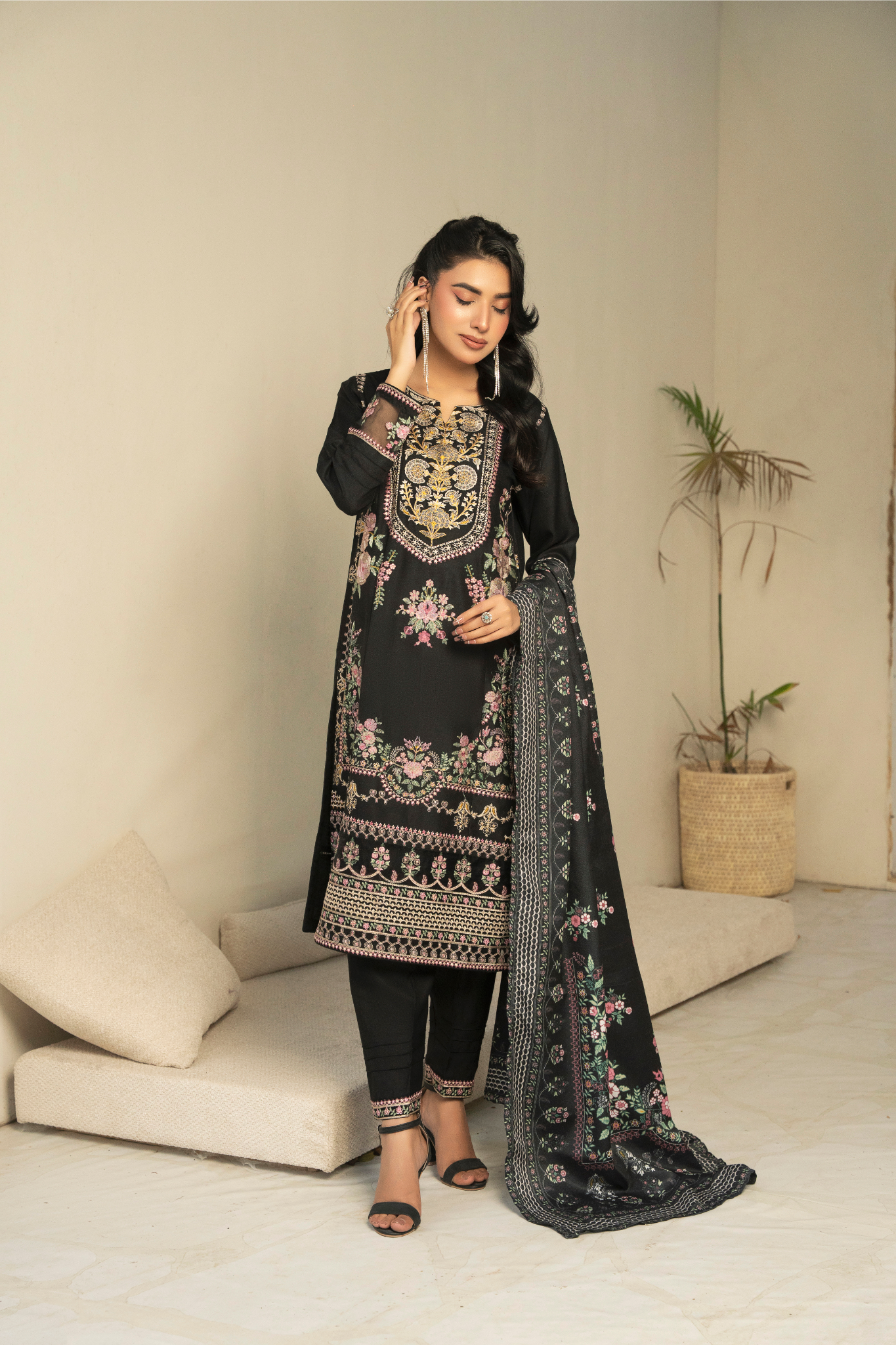 3 Piece Dhanak suit (Pret) - Image 4