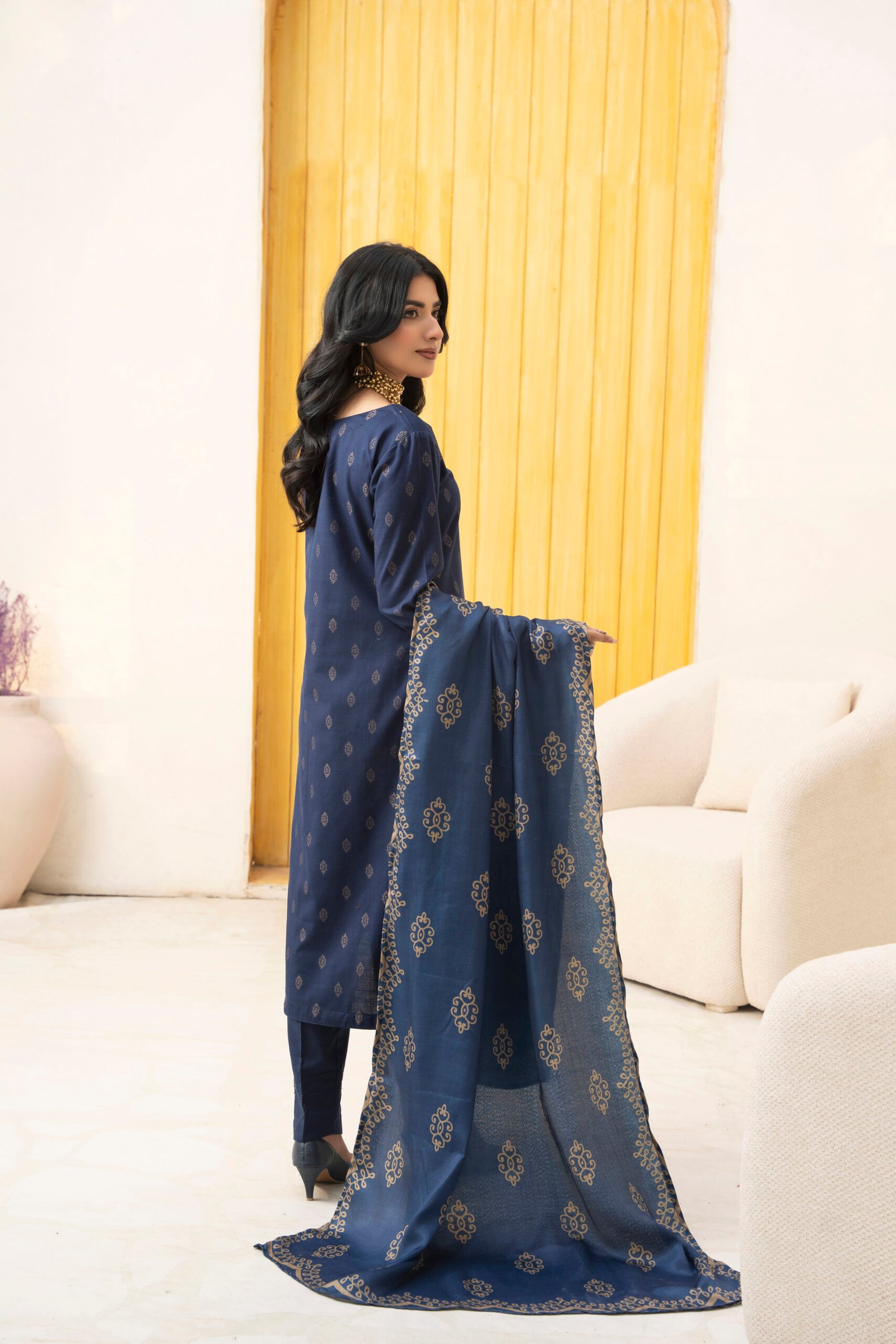 3 Piece Khaddar Jacquard suit (Pret) - Image 2